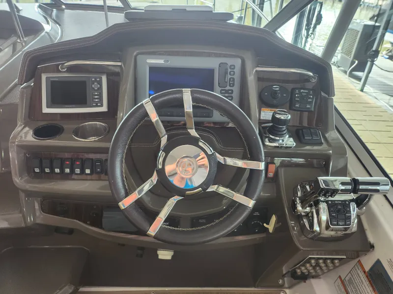 Slide: The Image of Cruisers 350 Express 2014 - 12