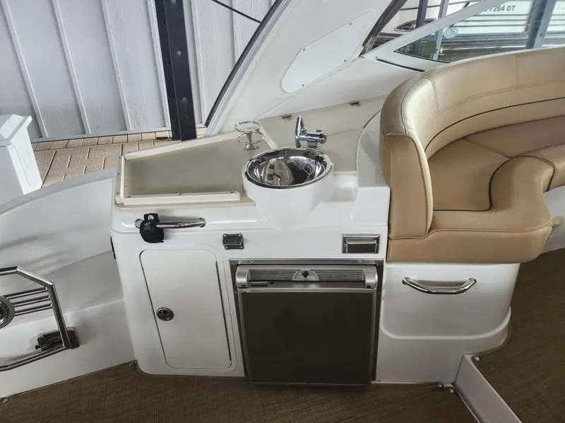 Slide: The Image of Cruisers 350 Express 2014 - 16