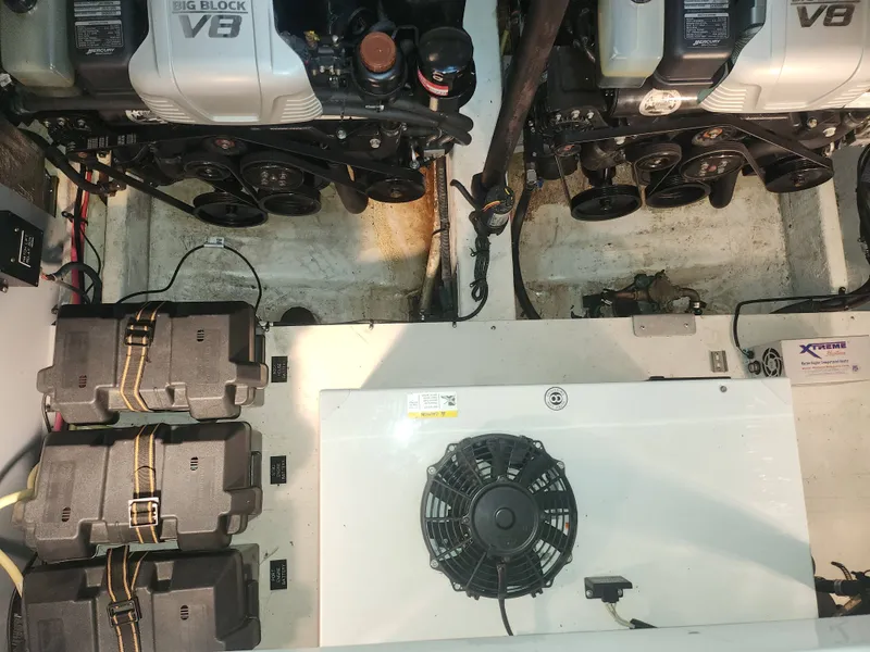 Slide: The Image of Cruisers 350 Express 2014 - 25