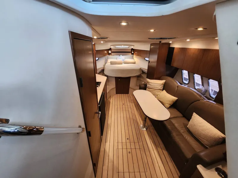 Slide: The Image of Cruisers 350 Express 2014 - 26