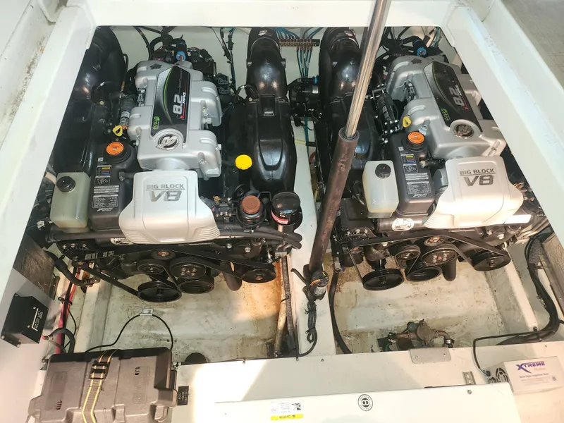 Slide: The Image of Cruisers 350 Express 2014 - 32