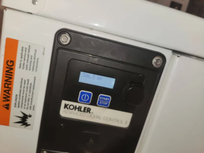 Slide: The Image of Cruisers 350 Express 2014 - 33