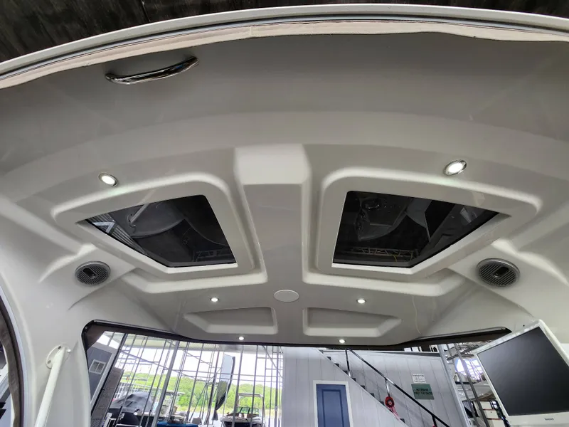 Slide: The Image of Cruisers 350 Express 2014 - 37