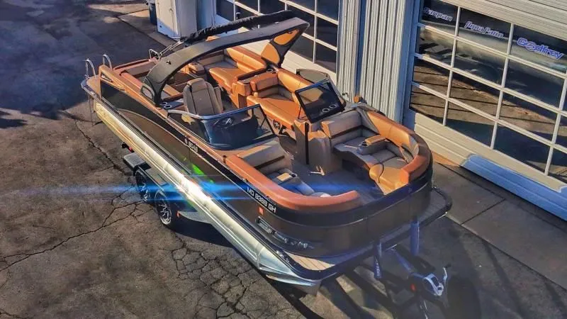 Slide: The Image of Avalon Waketoon 2021 - 5