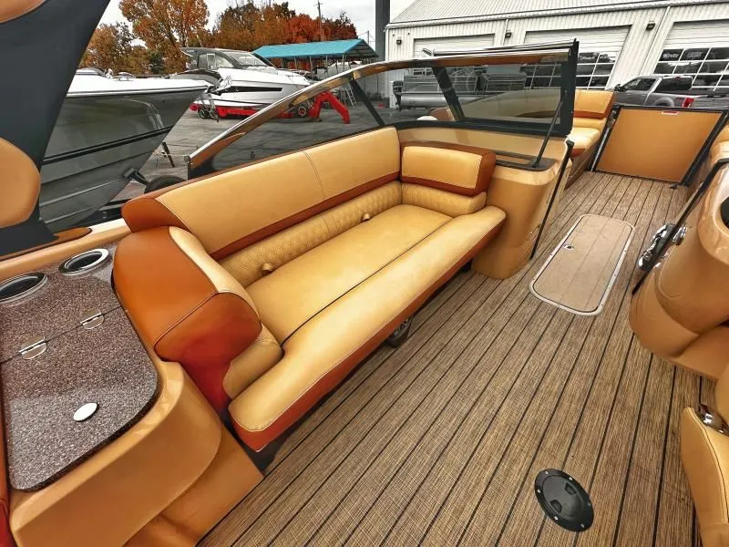 Slide: The Image of Avalon Waketoon 2021 - 7