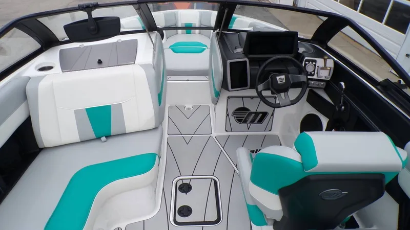 Slide: The Image of Malibu Wakesetter 23 LSV 2022 - 14