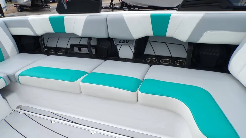 Slide: The Image of Malibu Wakesetter 23 LSV 2022 - 16