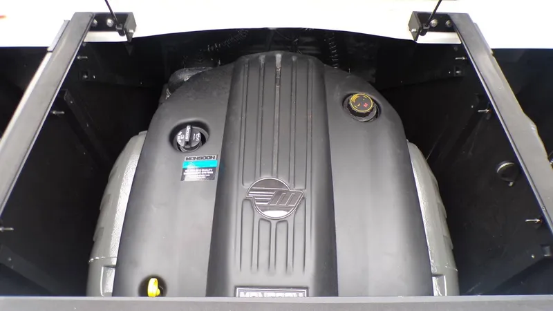 Slide: The Image of Malibu Wakesetter 23 LSV 2022 - 8