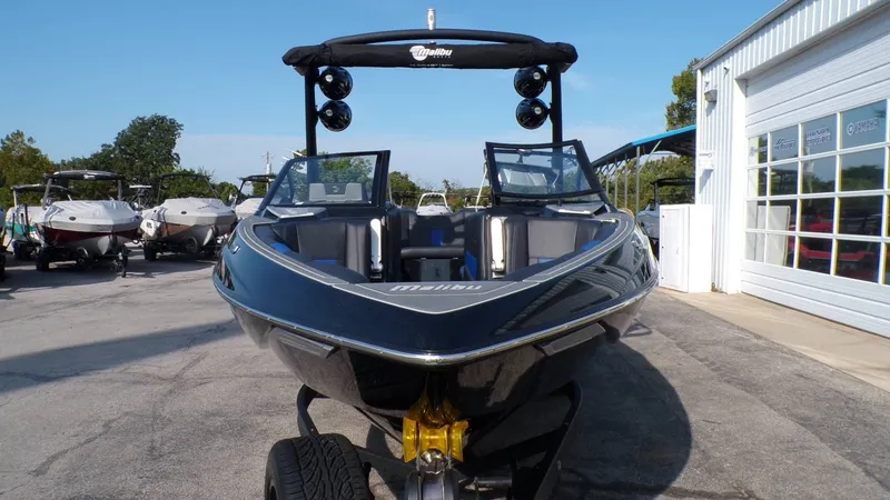 Slide: The Image of Malibu Malibu Wakesetter 23 LSV 2021 - 4