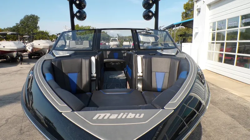 Slide: The Image of Malibu Malibu Wakesetter 23 LSV 2021 - 6