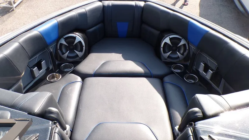 Slide: The Image of Malibu Malibu Wakesetter 23 LSV 2021 - 7