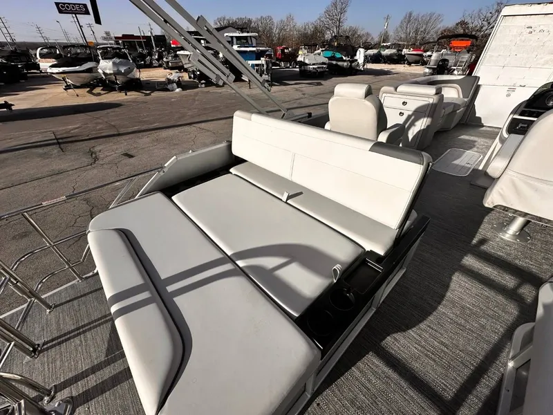 Slide: The Image of Godfrey Sweetwater 2286 SFLC w/ iMpact Plus Package 2025 - 11