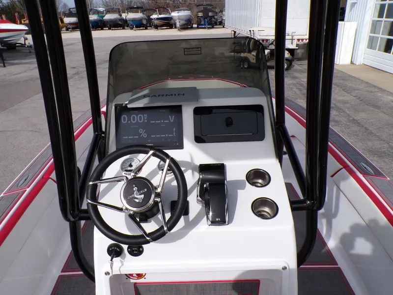 Slide: The Image of Statement Marine SUV 250 Open Center Console 2026 - 7