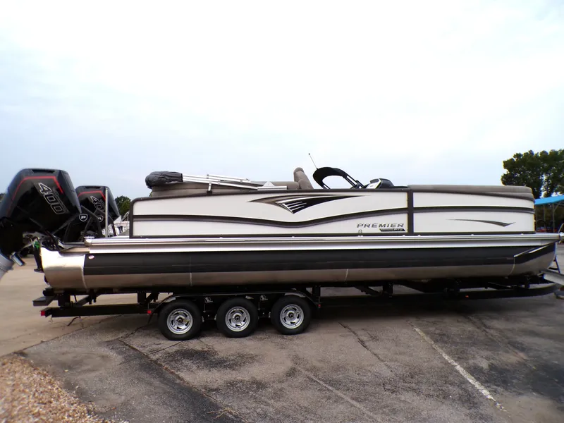 Slide: The Image of Premier 270 Intrigue RF 2024 - 4