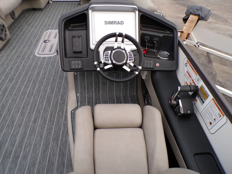 Slide: The Image of Premier 270 Intrigue RF 2024 - 9