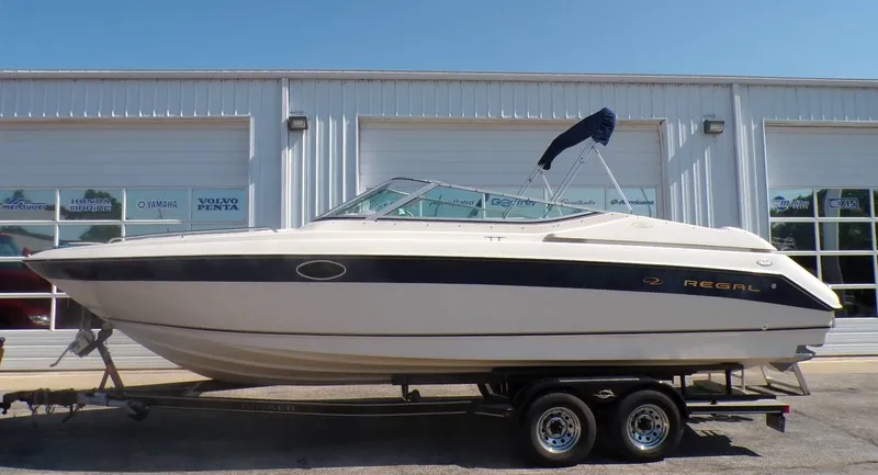 The Image of Regal Ventura 8.3 SE 1997 - 1