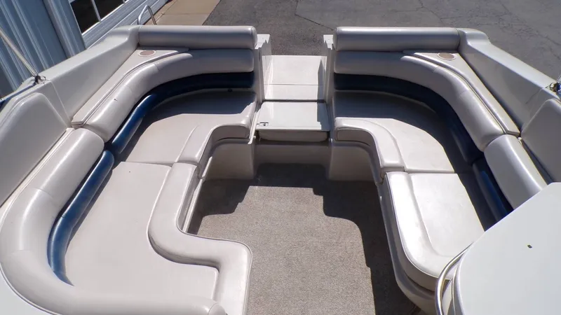 Slide: The Image of Regal Ventura 8.3 SE 1997 - 10