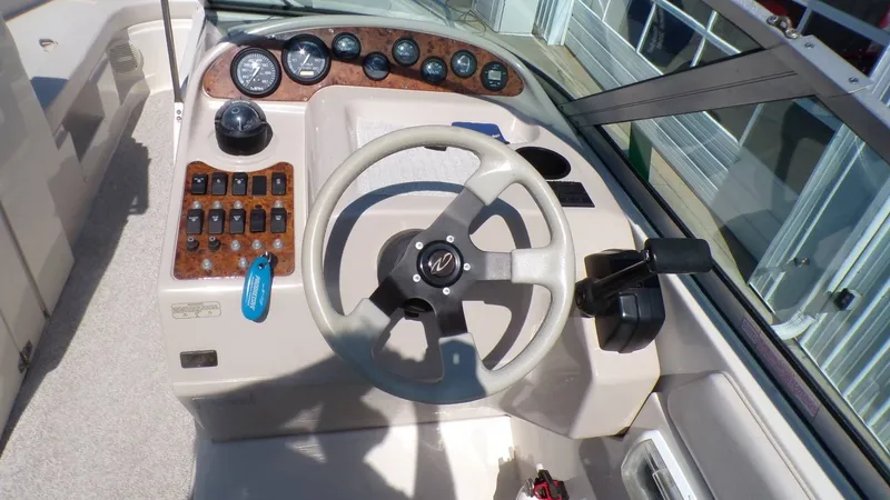 Slide: The Image of Regal Ventura 8.3 SE 1997 - 11