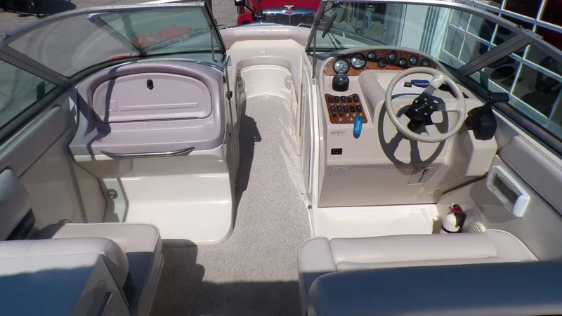 Slide: The Image of Regal Ventura 8.3 SE 1997 - 12