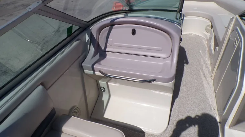 Slide: The Image of Regal Ventura 8.3 SE 1997 - 13