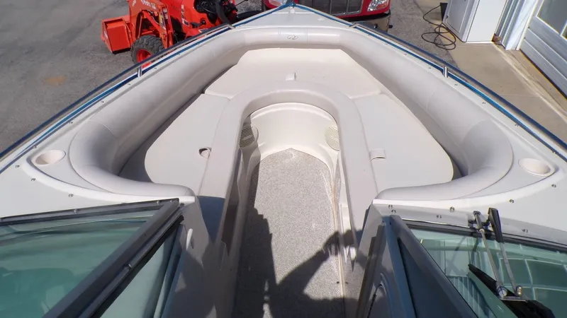 Slide: The Image of Regal Ventura 8.3 SE 1997 - 14