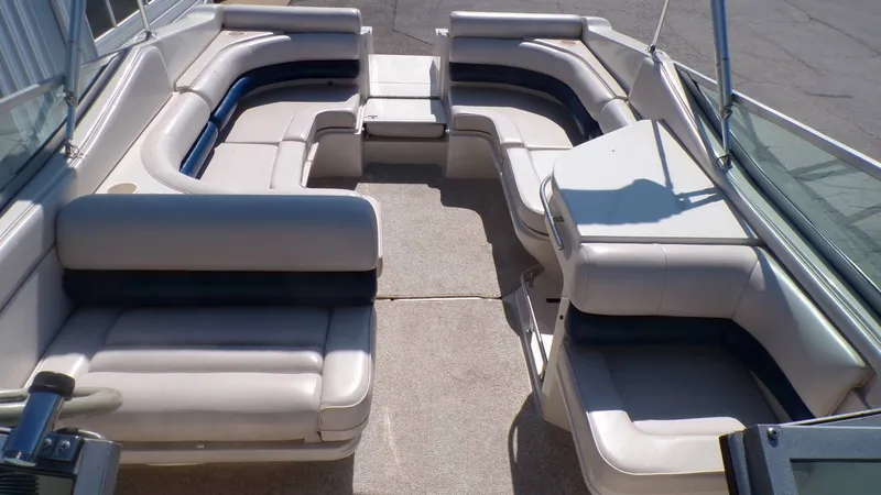 Slide: The Image of Regal Ventura 8.3 SE 1997 - 16