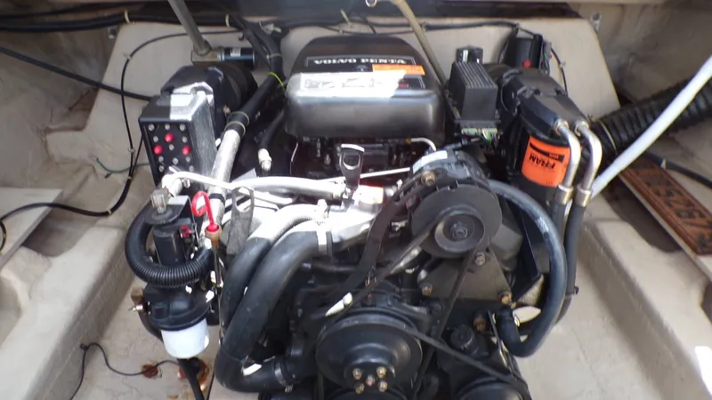 Slide: The Image of Regal Ventura 8.3 SE 1997 - 19