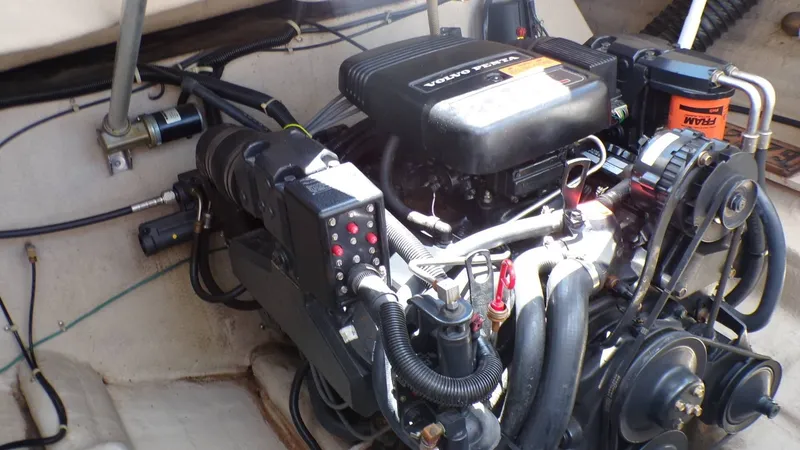 Slide: The Image of Regal Ventura 8.3 SE 1997 - 21