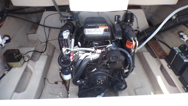 Slide: The Image of Regal Ventura 8.3 SE 1997 - 22