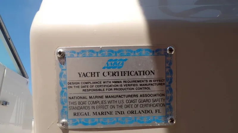 Slide: The Image of Regal Ventura 8.3 SE 1997 - 27