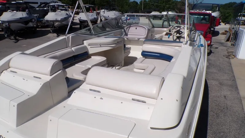 Slide: The Image of Regal Ventura 8.3 SE 1997 - 9