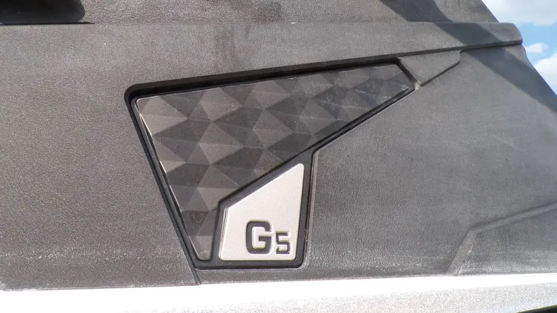 Slide: The Image of Malibu Wakesetter 23 MXZ 2022 - 16