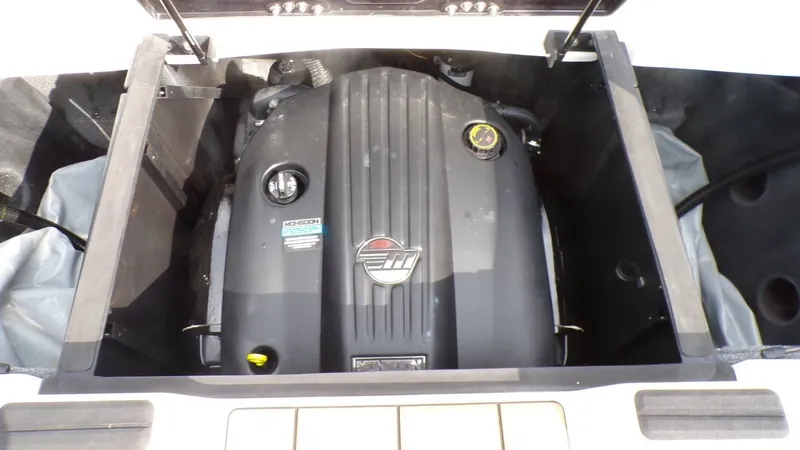 Slide: The Image of Malibu Wakesetter 23 MXZ 2022 - 20