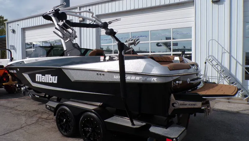 Slide: The Image of Malibu Wakesetter 23 MXZ 2022 - 3