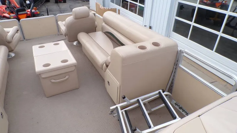 Slide: The Image of Harris Super Sunliner 250 2004 - 11