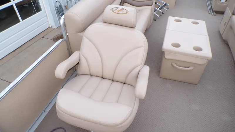 Slide: The Image of Harris Super Sunliner 250 2004 - 12