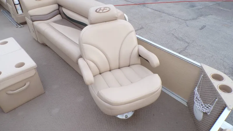 Slide: The Image of Harris Super Sunliner 250 2004 - 13