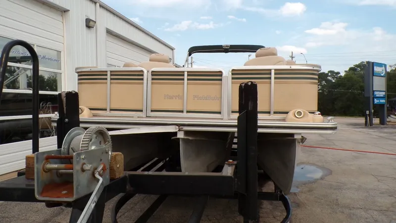 Slide: The Image of Harris Super Sunliner 250 2004 - 17