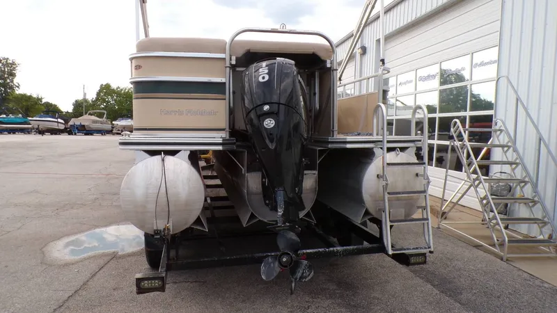 Slide: The Image of Harris Super Sunliner 250 2004 - 5