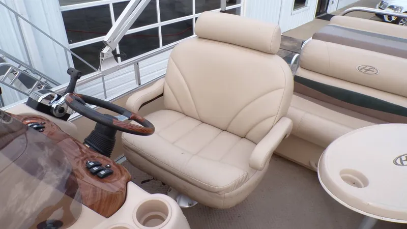 Slide: The Image of Harris Super Sunliner 250 2004 - 8