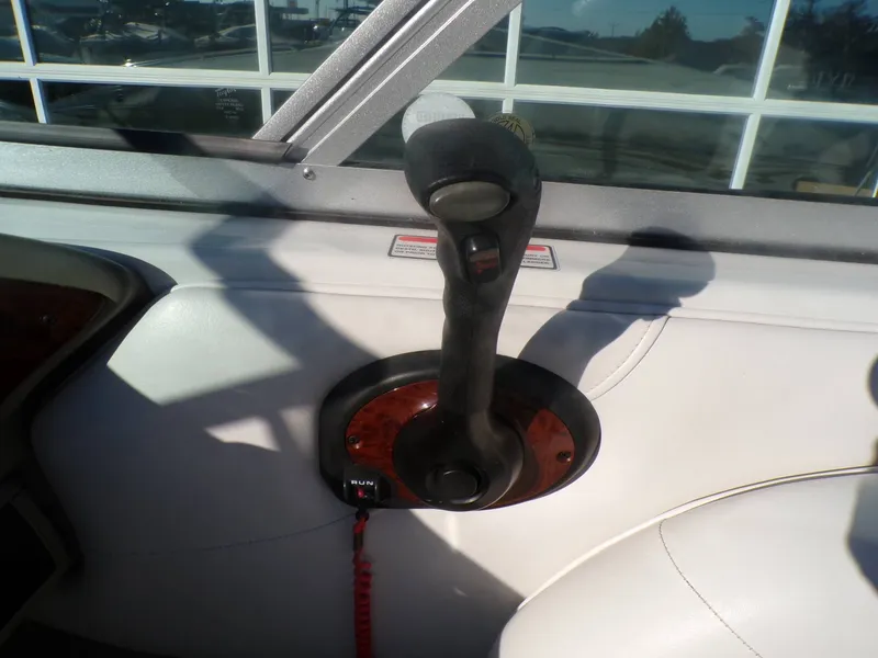 Slide: The Image of Crownline Boats 266 BR 2001 - 11