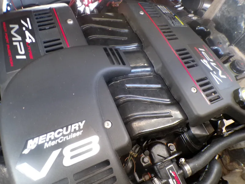 Slide: The Image of Crownline Boats 266 BR 2001 - 17