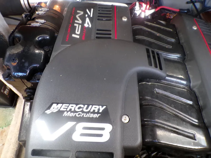 Slide: The Image of Crownline Boats 266 BR 2001 - 18