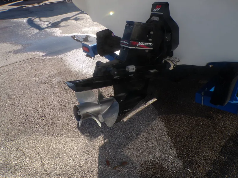 Slide: The Image of Crownline Boats 266 BR 2001 - 19