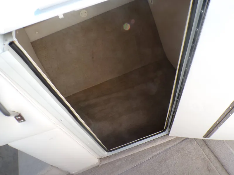 Slide: The Image of Crownline Boats 266 BR 2001 - 23