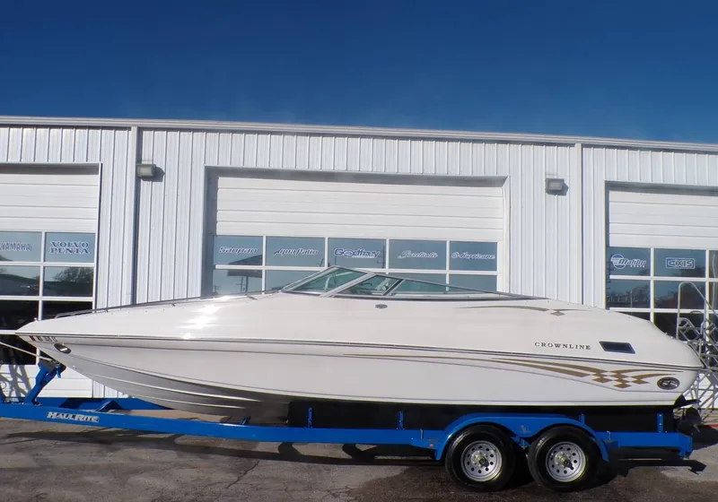 Slide: The Image of Crownline Boats 266 BR 2001 - 3