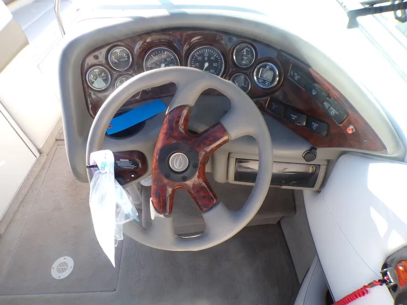 Slide: The Image of Crownline Boats 266 BR 2001 - 6