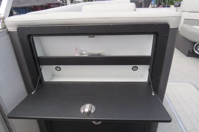 Slide: The Image of Godfrey Monaco 255 SD 2023 - 18