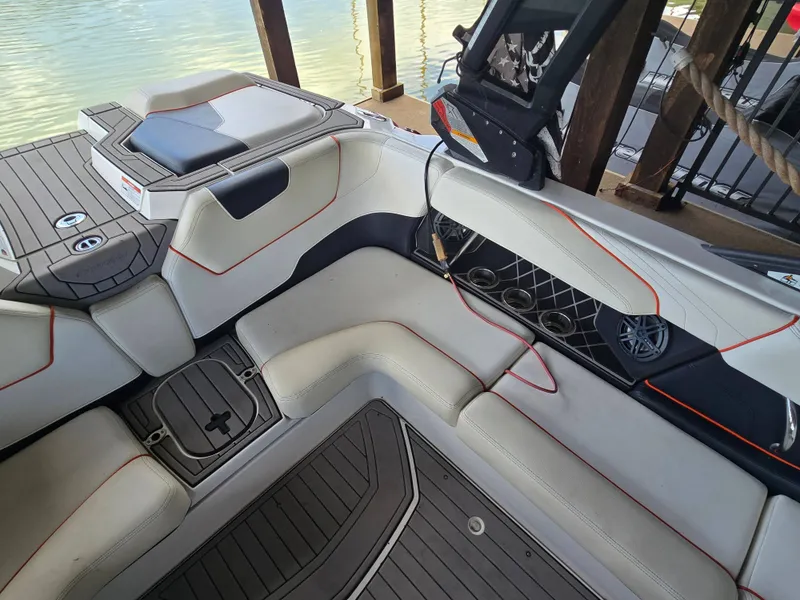 Slide: The Image of Nautique Super Air Nautique GS20 2018 - 19