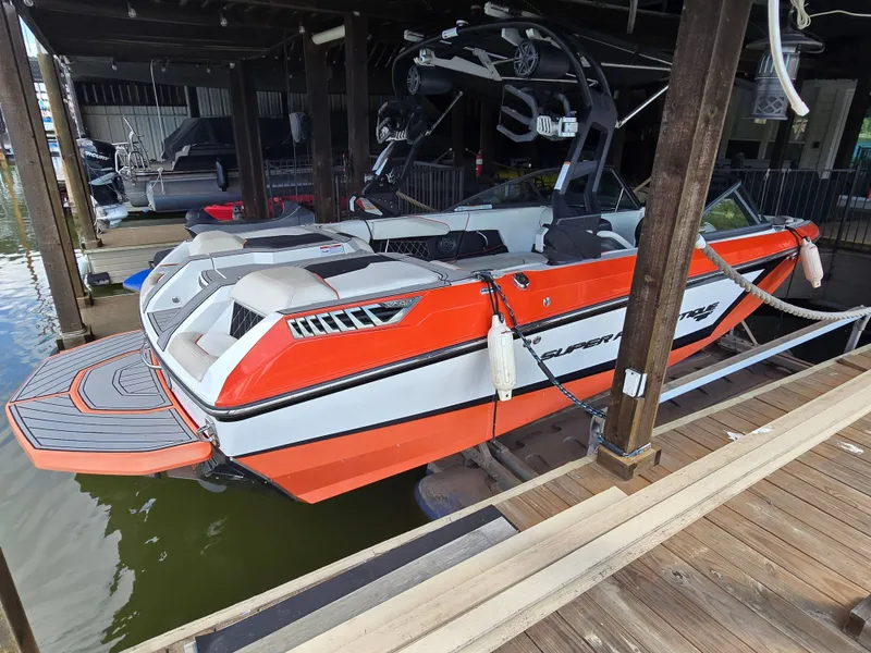 Slide: The Image of Nautique Super Air Nautique GS20 2018 - 5